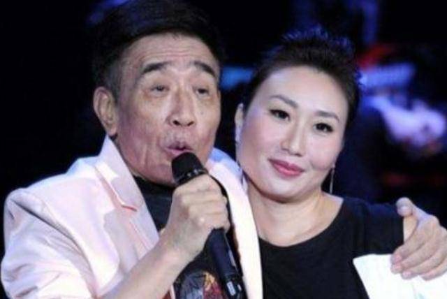 原创毛毛歌再次翻红歌手张帝已步入晚年他有一个小33岁的娇妻