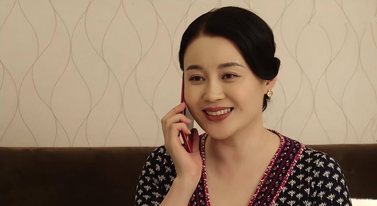 长相出众却始终没被捧红,至今还是单身_关婷娜_演技_杨晓燕