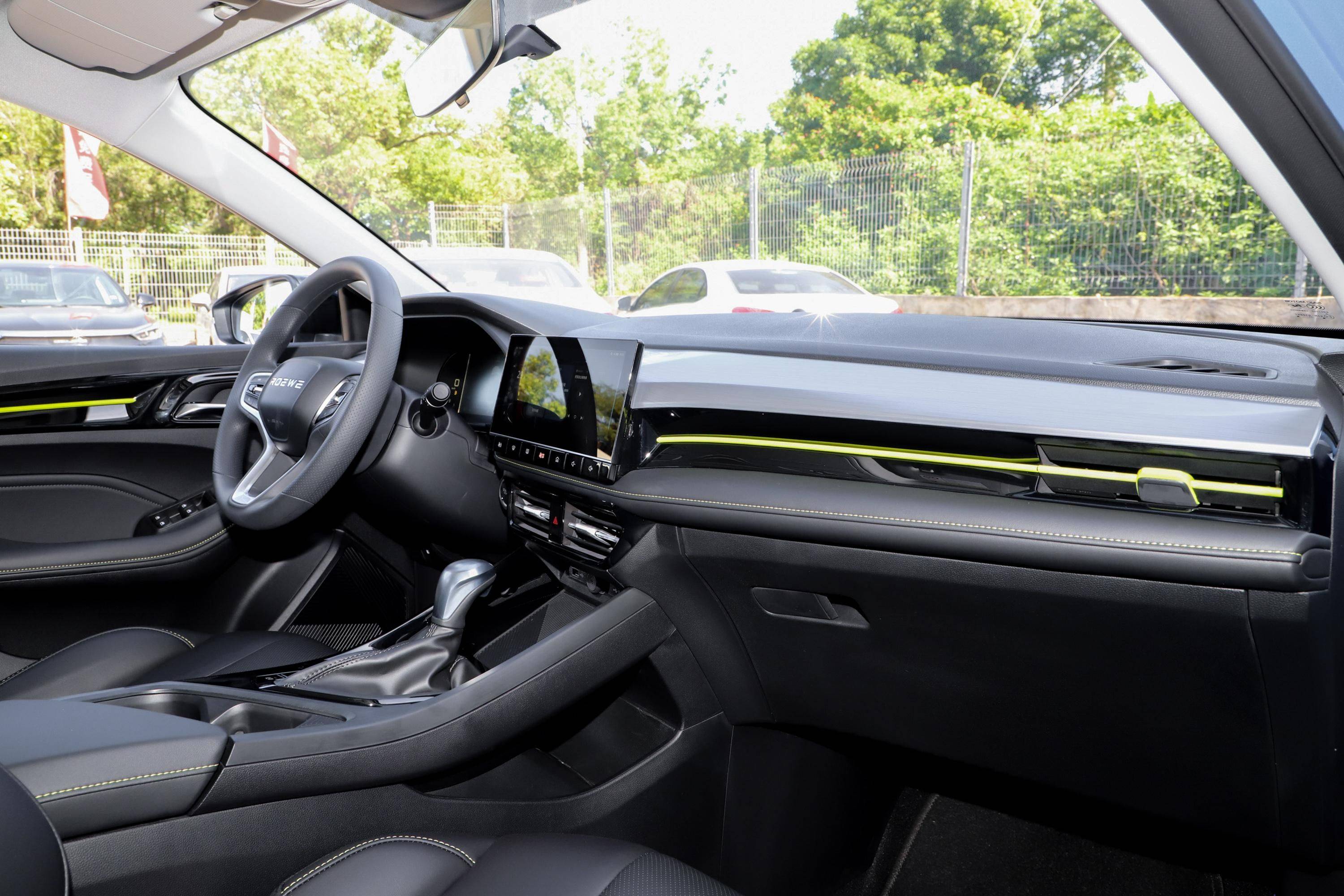 荣威i5将细节落到实处,将高品质从外观延伸到车子的内饰.