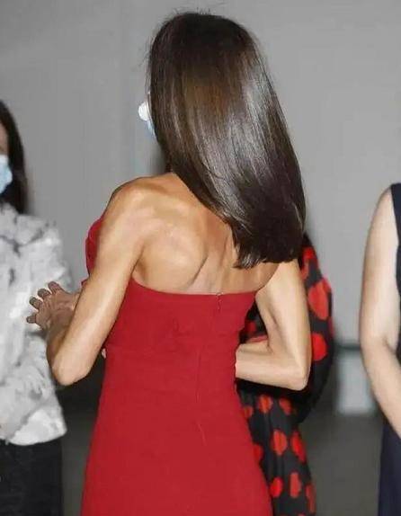 女人的腰是夺命刀凯特的蚂蚁腰遇上莱蒂齐亚的健美手臂谁赢了