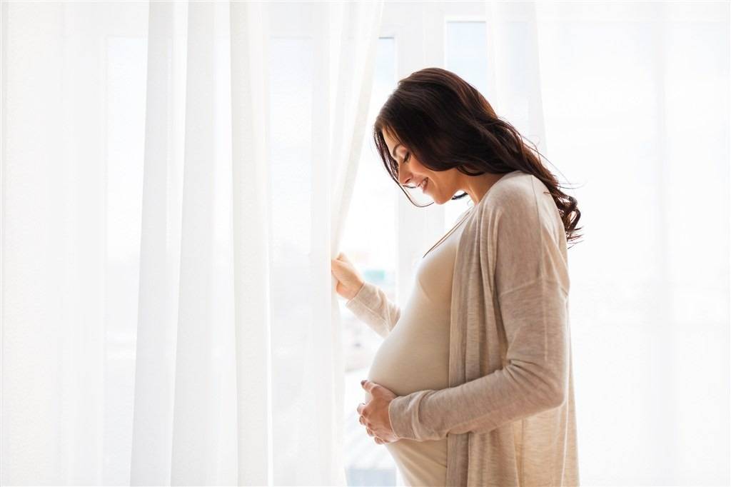 孕期安全图鉴：孕妈站、坐、躺、弯腰、上下楼,这些细节都要注意