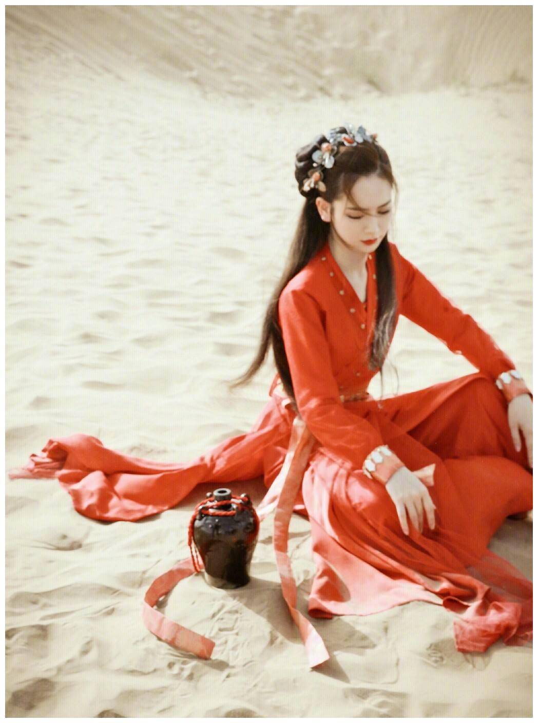 李承铉生日,戚薇准时送上祝福,还送上超大惊喜,炫酷无比_虞姬_造型