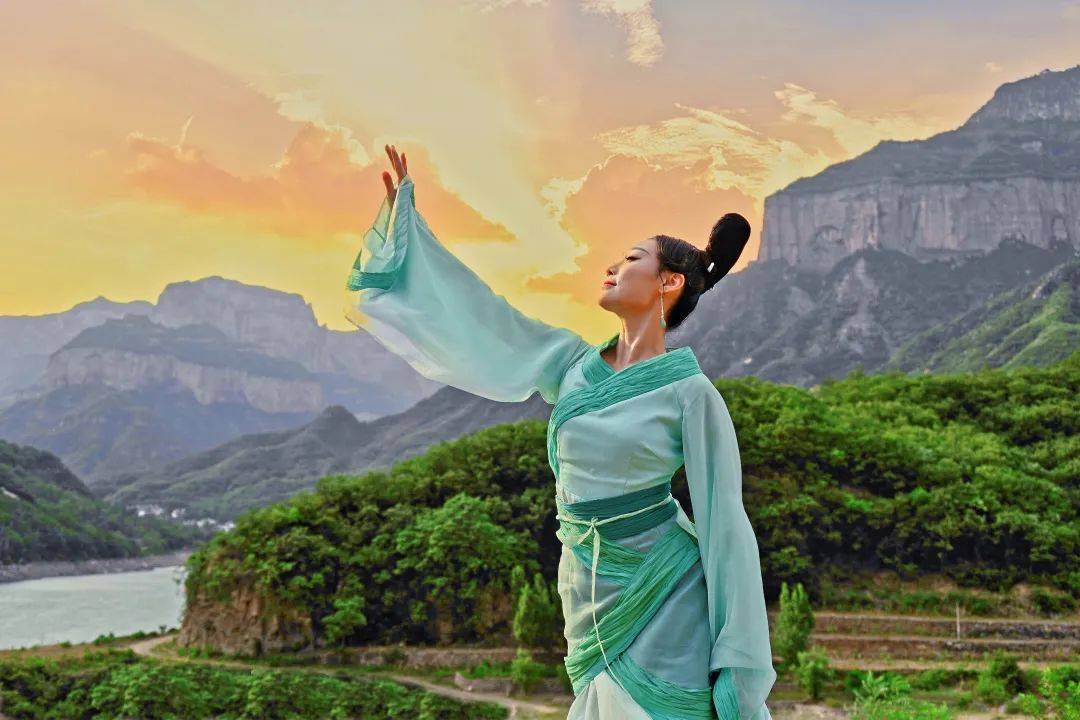 河南旅游河南卫视端午奇妙游王风采葛原来是在这拍的