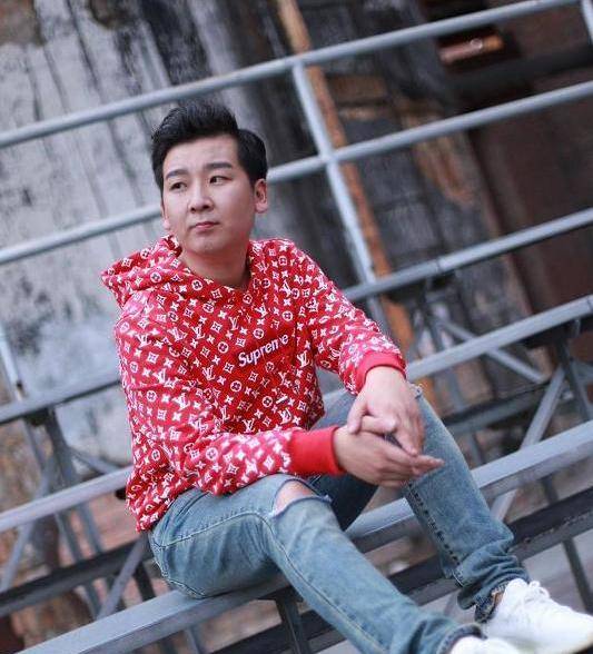 他是郭冬临"儿子",13岁爆红曾志伟给他做配角,30岁相亲遭拒绝_谢昀