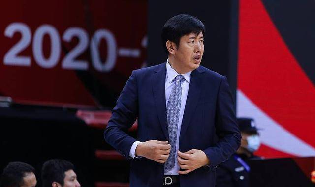 确定了中国著名篮球教练加盟山东队担任助理教练