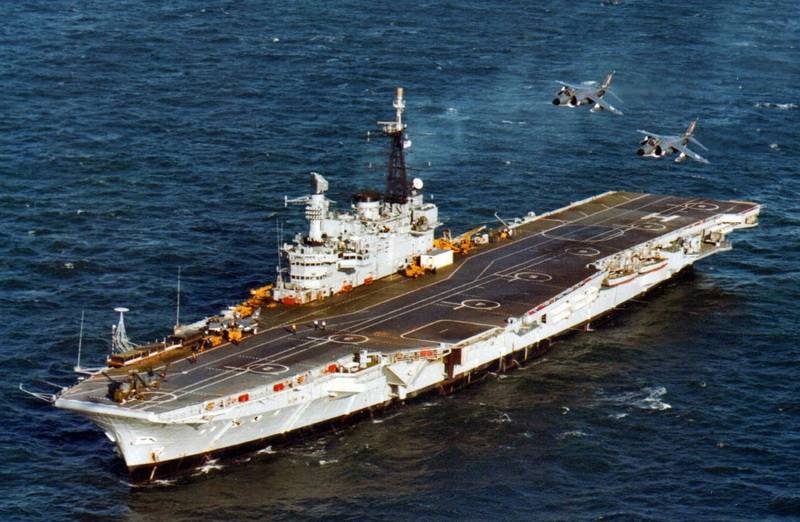 世界上最长寿的航空母舰,印度维拉特号