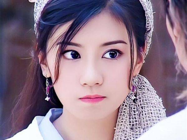 论保养只服这6位女星,与亲生女儿同框似姐妹
