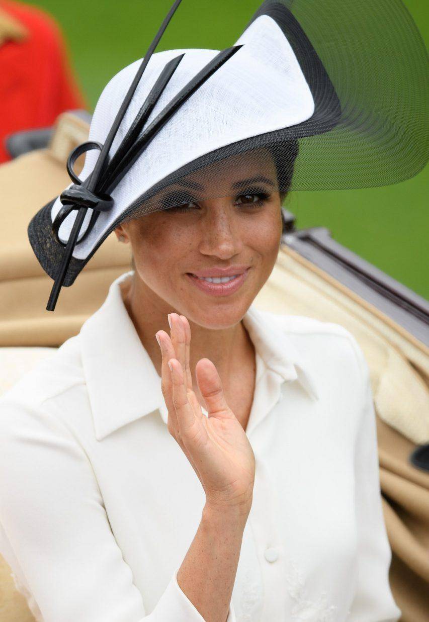 原创王室女性最美礼帽造型凯特戴安娜王妃第一美人竟是她