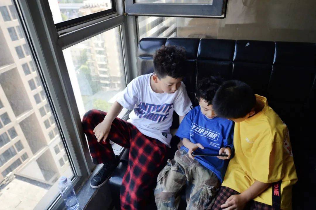 网易最新手游排行榜_网易:热爱狂欢季福利送不停,上榜免费赢金条!