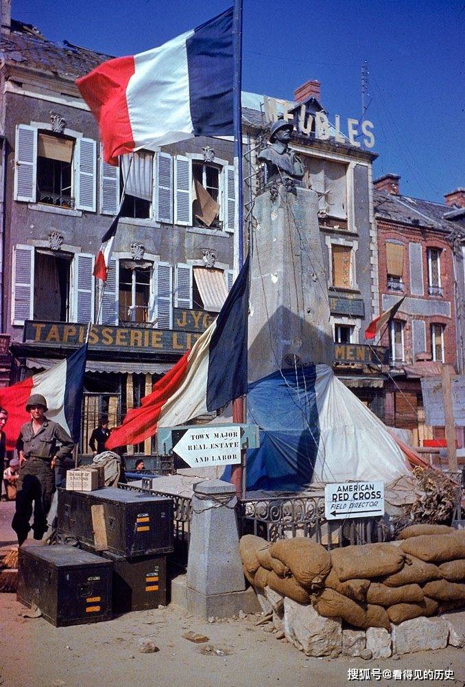 二战老照片 诺曼底登陆战爆发后的法国 硝烟弥漫的战场