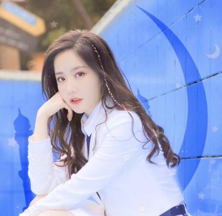 原创王艺瑾旧照曝光长相身材让人大跌眼镜还曾和张新成有绯闻