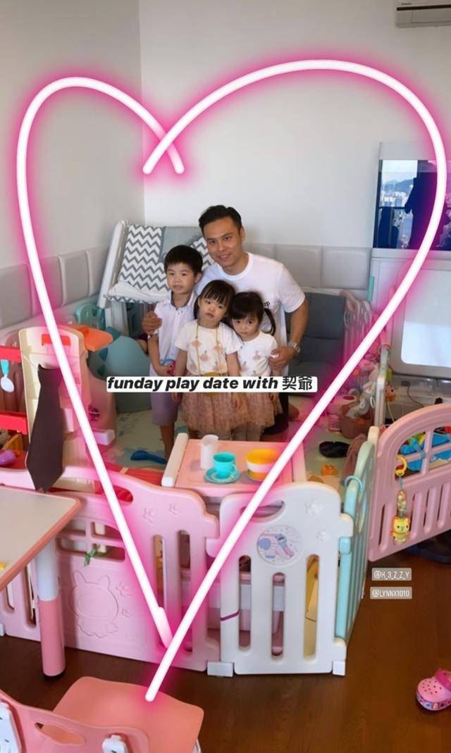 原创郭可颂牵手女儿逛商场超有爱在线cue老婆熊黛林自称在拍拖