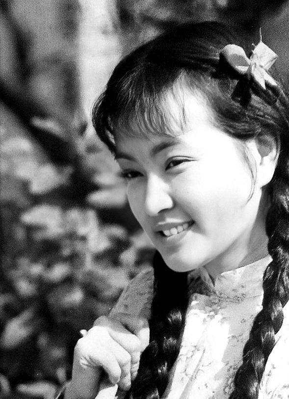 罕见老照片:80年代22位女星黑白照,都是真美人