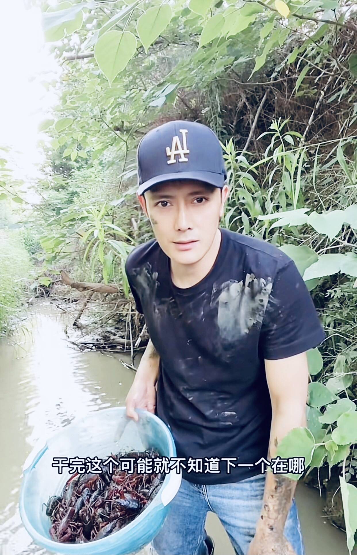 原创37岁演员徐海为摆地摊卖菜经常接不到戏他觉得回农村务农很踏实