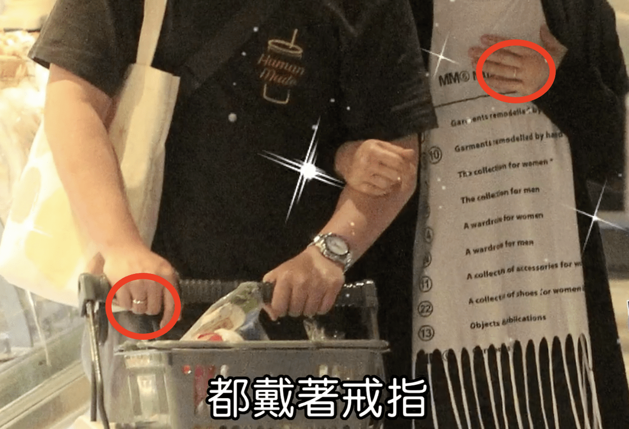 Selina和小男友牵手看展逛超市,无名指上戴对戒