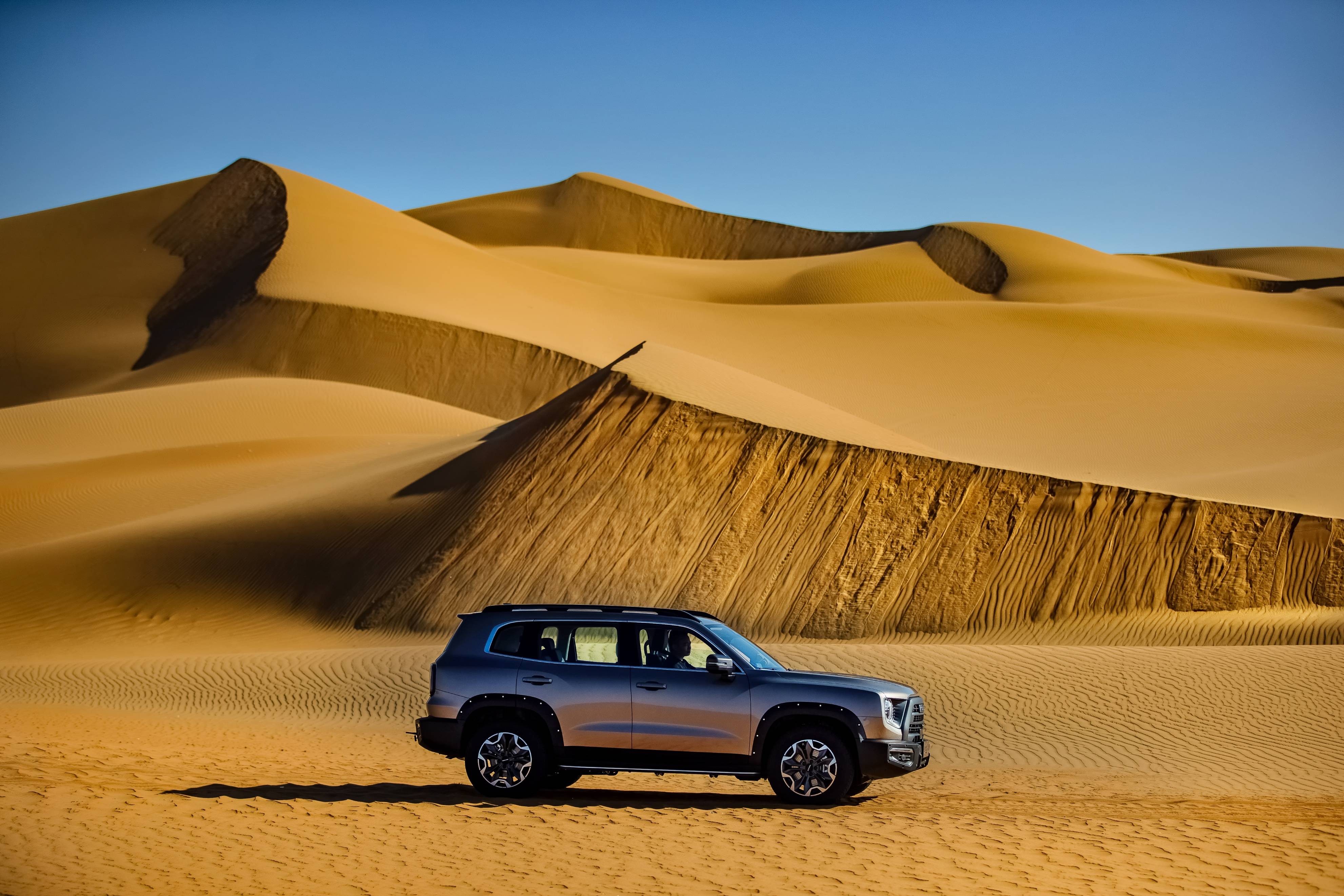 哈弗这次玩大了大狗追猎版盲驾循迹库布齐沙漠真够刺激