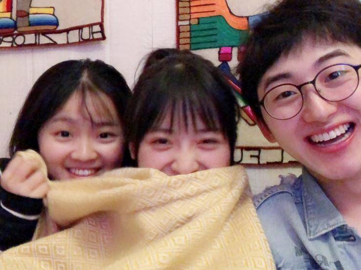 马路上与男生牵手被拍,《小美好》成了"红娘"_孙宁_网友_恋情