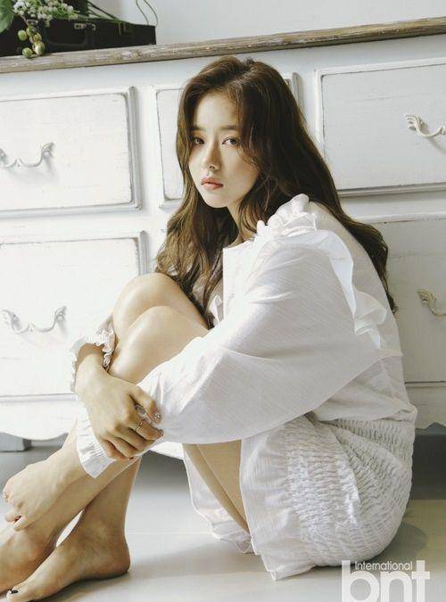 36岁朴河娜,颜值美丽身材有料,颇值得欣赏的国外女神