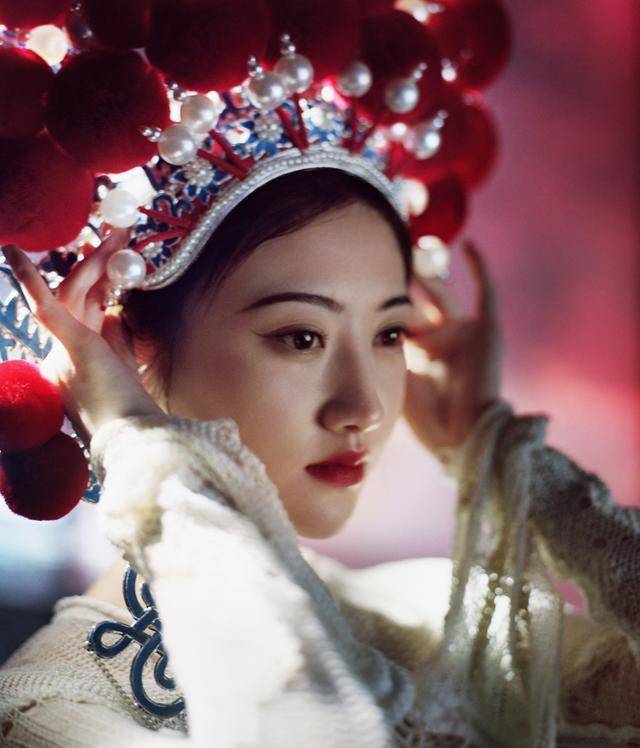 景甜这回突破自我,京剧扮相刻画不同风格,美貌让人难忽视_魅力_感觉