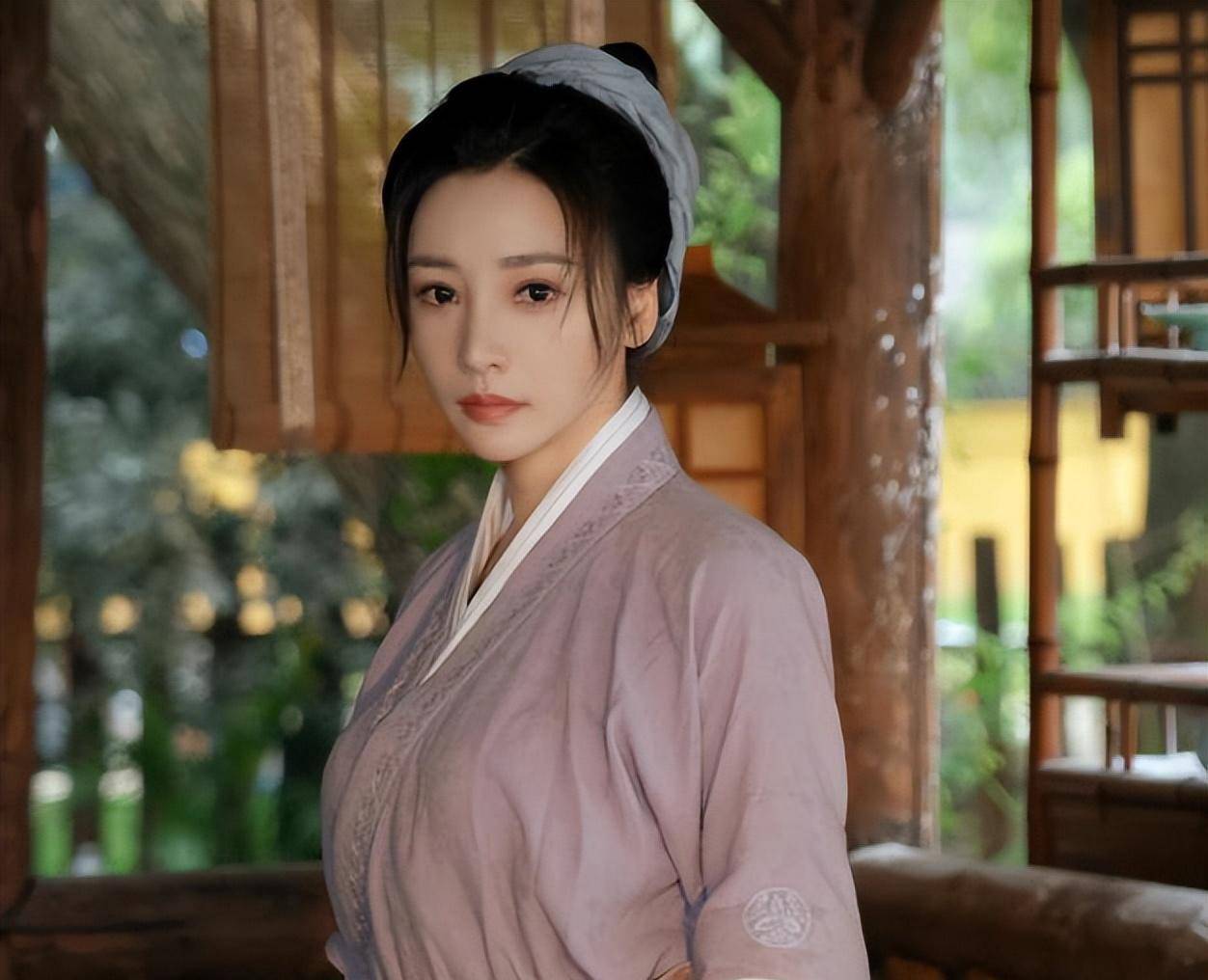 身材火辣的柳岩,演技巅峰并非《梦华录》中的"孙三娘"_女人_战争_剧中