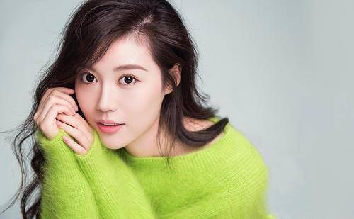 原创6岁走上演艺之路10岁成影后演过甄嬛传如今转行做美妆博主