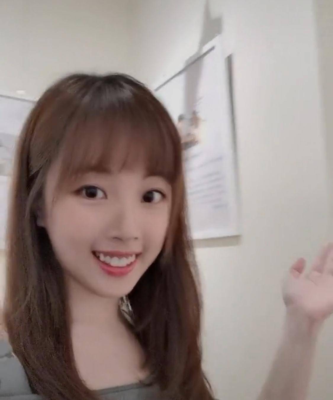 崩牙驹小女儿尹倩仪近照一身汉服唯美仙气定居内地身份众多