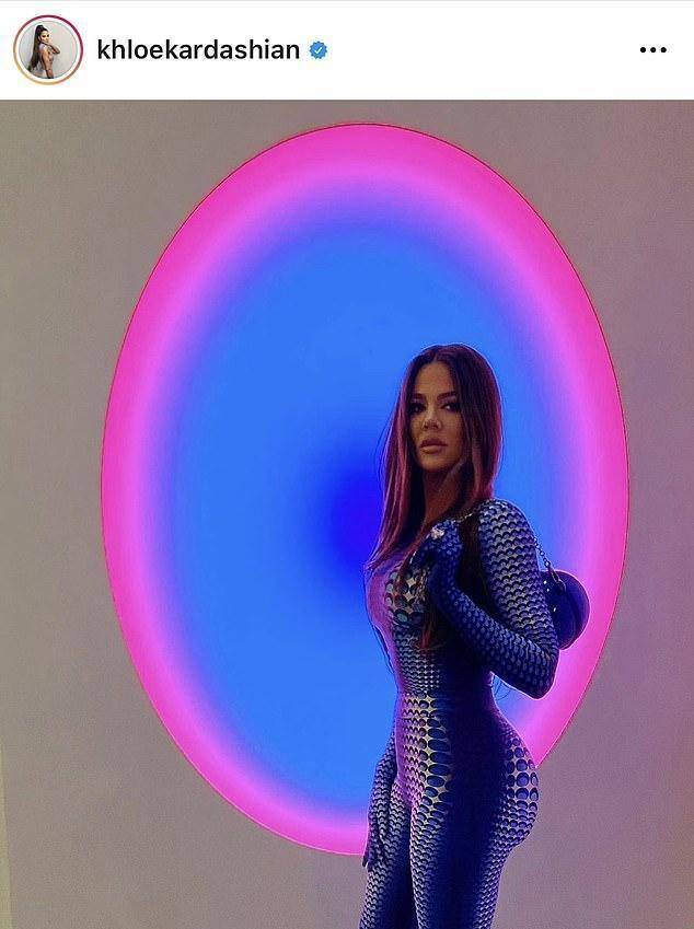 科勒卡戴珊晒3岁女儿生日豪华派对,穿4千连体衣力证完美身材_网友