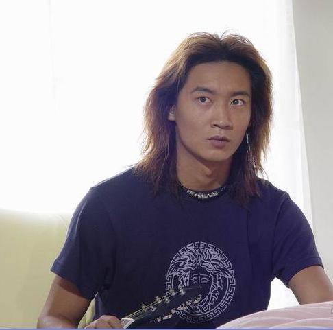 因一句话退出娱乐圈,现在身材发福女儿可爱_杨俊毅_武术_于波