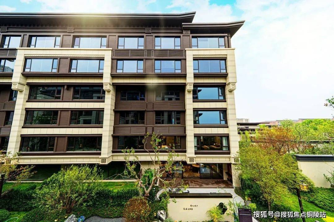 淮安【建发天玺湾雅苑】→售楼处电话:400-861-0709 转接 1110震撼