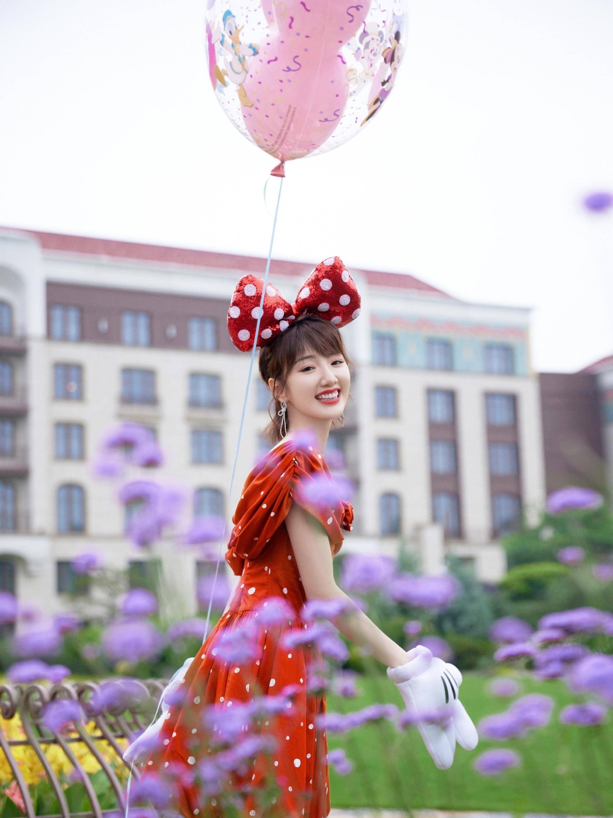 毛晓彤迪士尼米妮造型,甜美教主超级治愈,在逃公主本人_少女_感觉