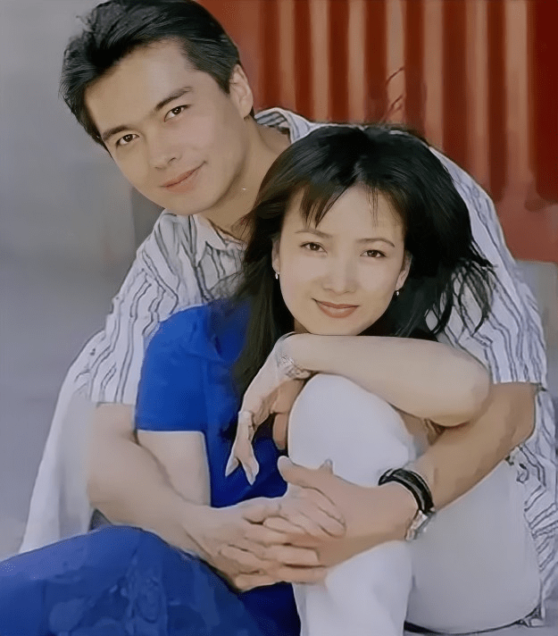 相爱9年前女友,次年便结婚生子,64岁依旧坚持拍戏_何晴_许亚军_杨若兮