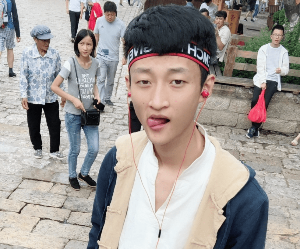 原创网红天道与四川可乐刘二狗聚餐透露将继续进行户外直播