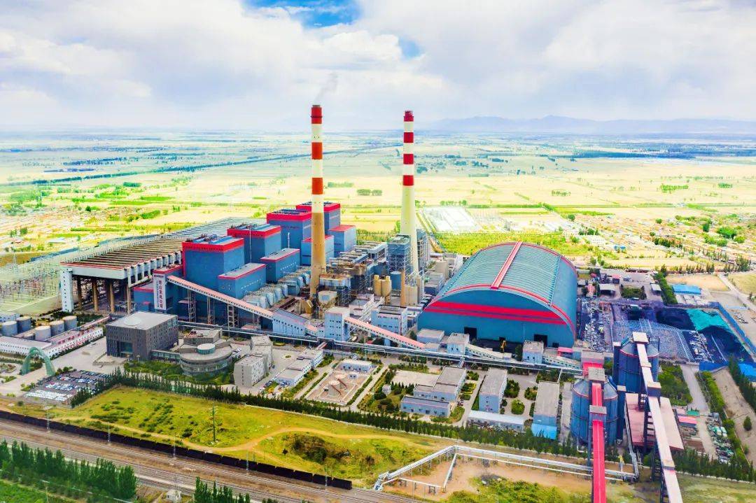 干净整洁的电力集团塔山发电公司全貌(胡雅琼)电力集团禹丰风电场(田