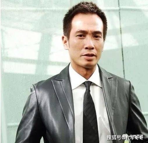 却娶了小10岁港姐冠军, 如今51岁婚姻生活很幸福_陈豪_陈茵_电视剧