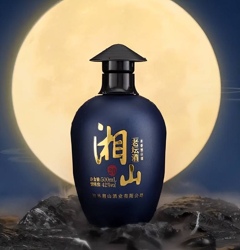 广西拿得出手的酒只有一款桂林三花酒除此之外无其他好酒