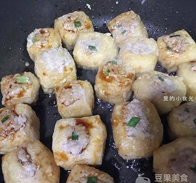 煎酿油豆腐图片