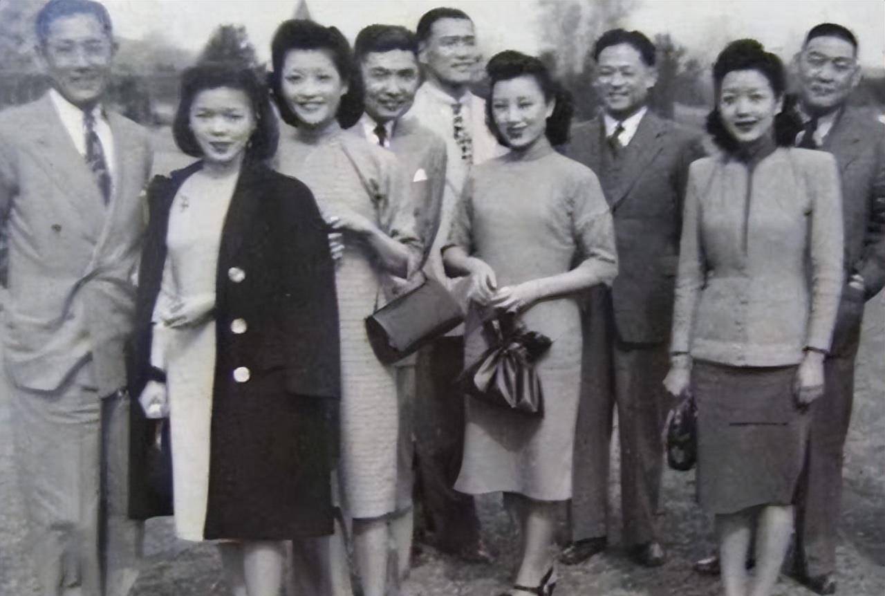 民国妓女讲述,妓院规矩:老鸨每天晚上都去房间敲地面_康素娟_康素珍_客人
