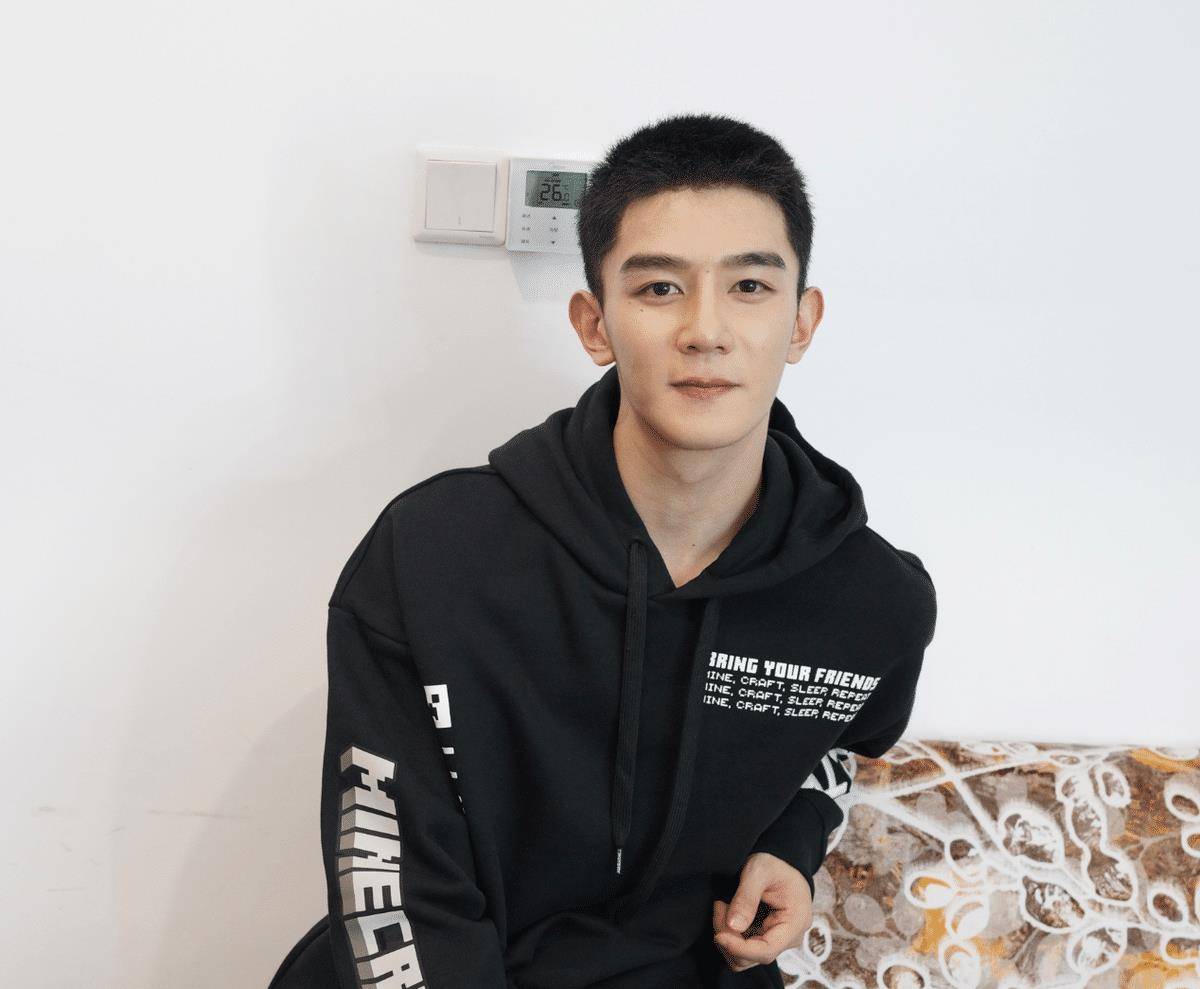 艺人郑繁星吐槽:打人?这是杀人吧?