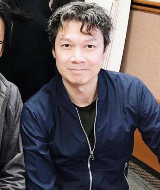 原创52岁的梁荣忠近照曝光面容苍老憔悴曾为周星驰的御用丑角