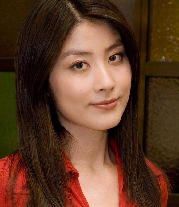 原创陈慧琳近照曝光赠予儿子上亿豪宅为双胞胎女儿留下冰冷手术刀