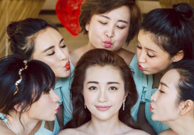 文婧的伴娘团,4年前个个寂寂无名,如今都红得发紫_名气_成为了_张歆艺