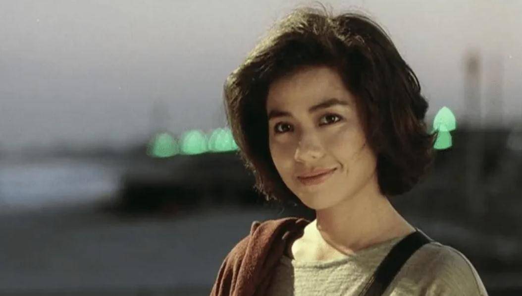 1991年,钟楚红宣告息影前的最后一年,《纵横四海》里的红豆妹妹,给她