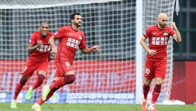 加盟球队第二场比赛就进球,已成新伊沃_阿德里安_嵩山_龙门