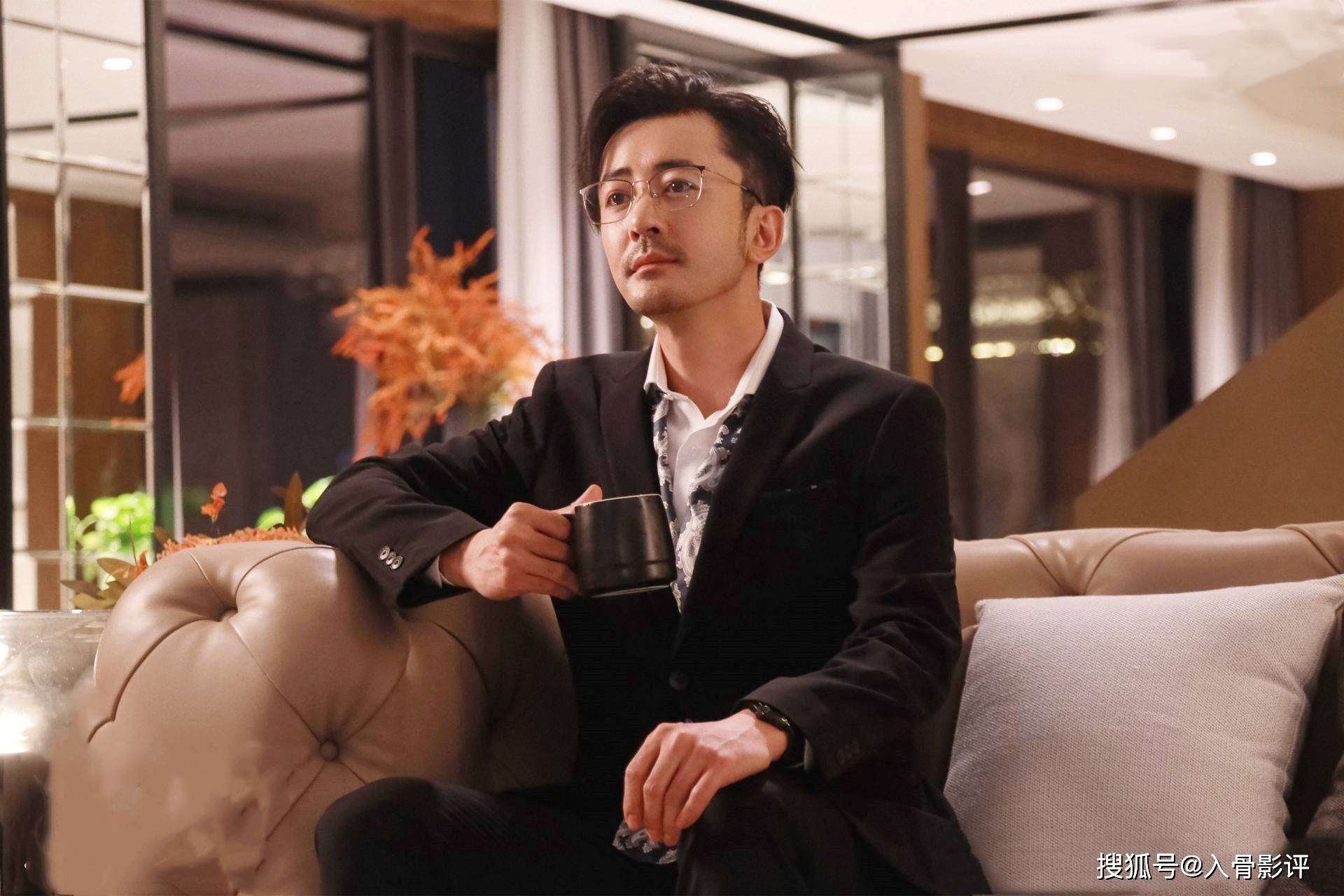 但其实幕后的真凶是罗琦和沈力,罗琦和郑浩的开放式婚姻让大家都觉得