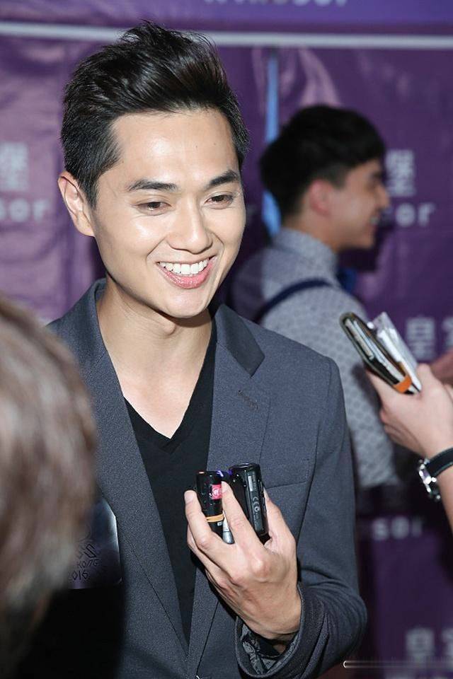 对郑俊弘这个名字可能很多人都会感到陌生,2001年,郑俊弘参加了全球