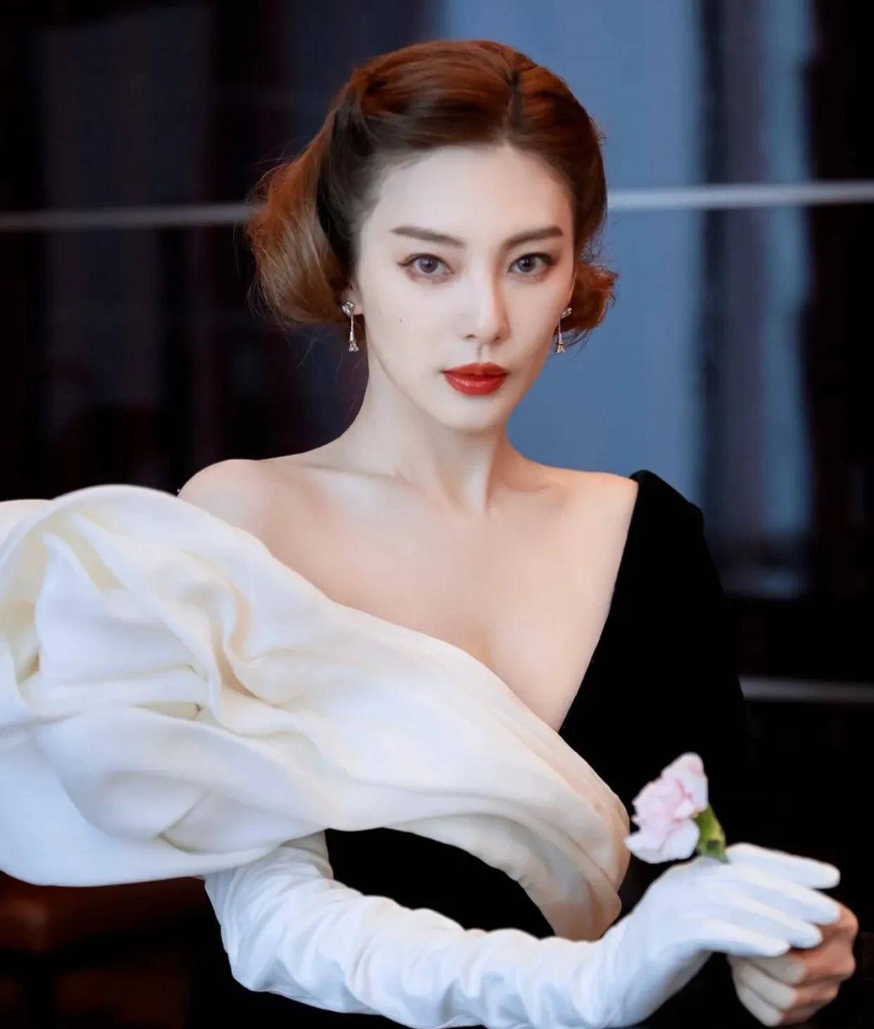浓颜系美女有多好看?这4位女明星告诉你,这种颜值有多优越_时尚_祖儿_迪丽热巴