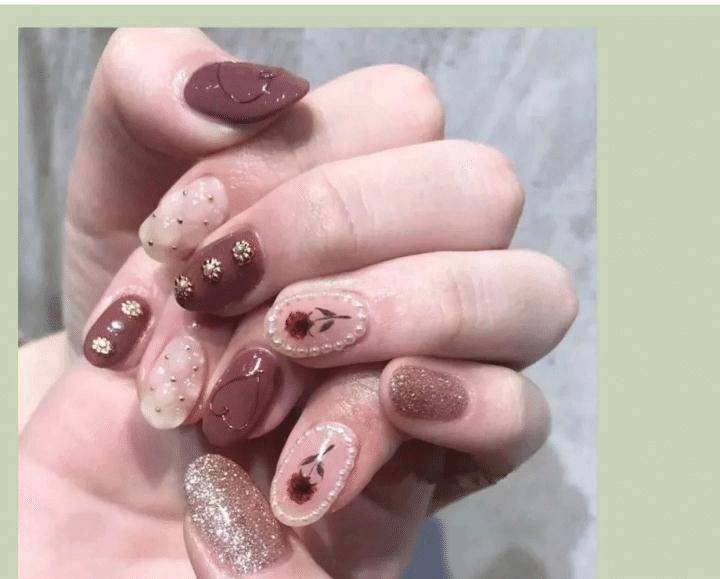 精致复古风美甲化身迷人的复古女孩快来pick属于你的那一款吧