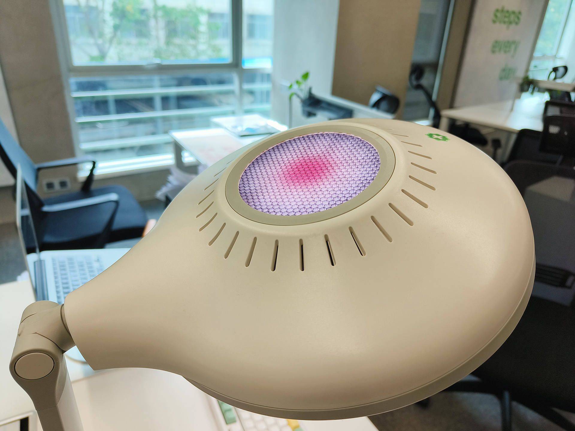 孩子学习台灯怎么选预防近视入手爱德华医生护眼灯体验