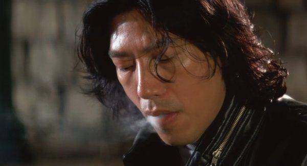 55岁张耀扬近照:和莫少聪同框比剪刀手,满面红光似慈祥大叔_林国斌