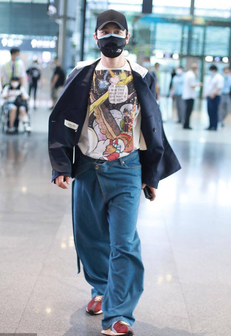 原创黄晓明越来越放飞自我西服配阔腿裤超任性一般人真不敢这么穿